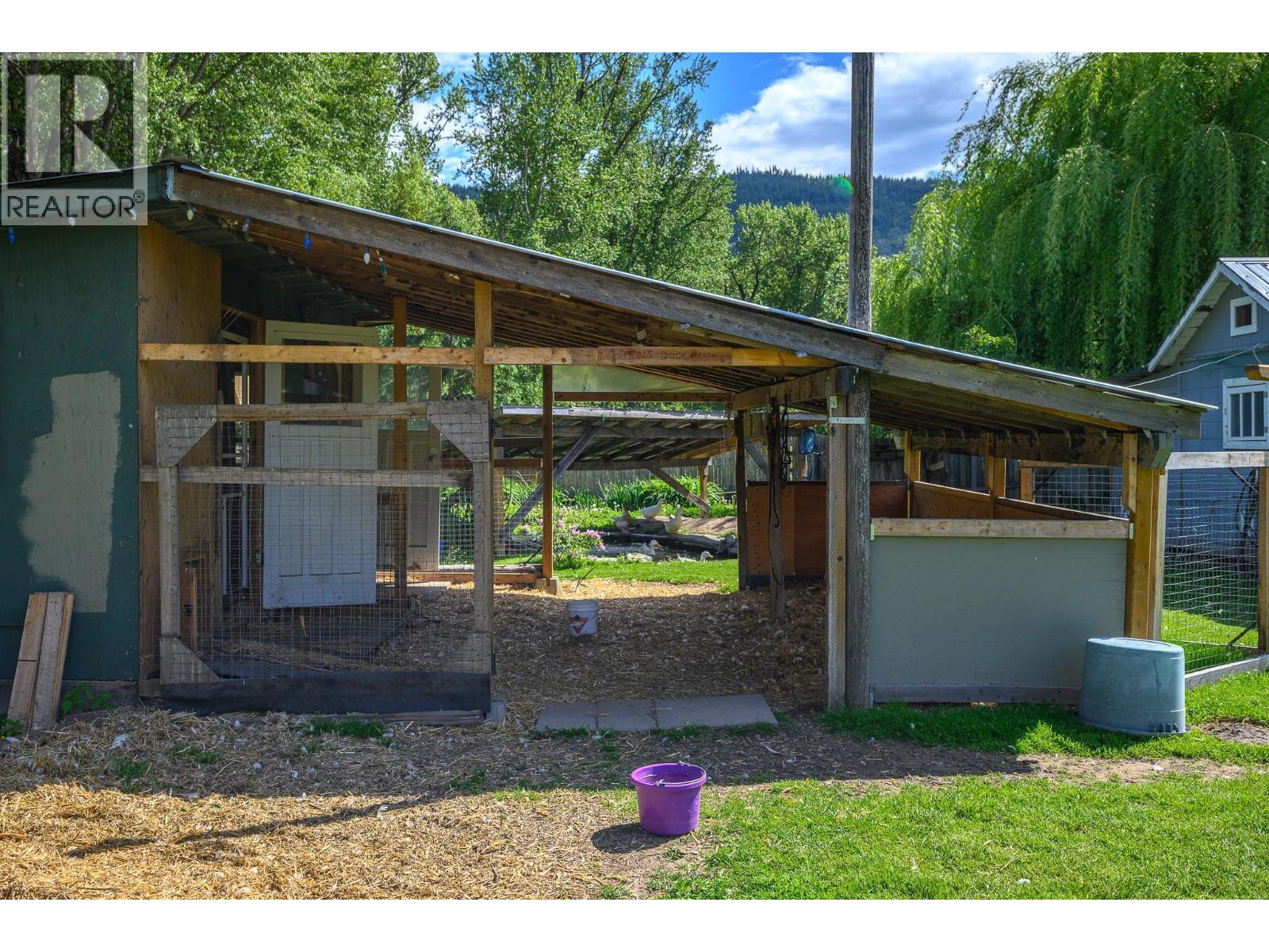 6934 Highway 6, Coldstream, BC - Outdoor