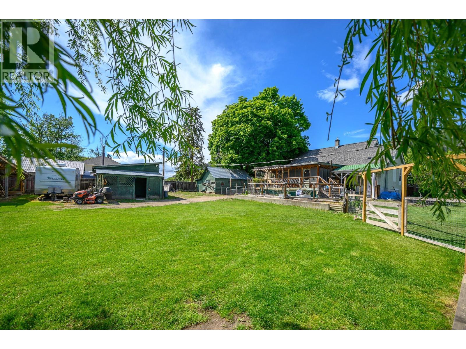 6934 Highway 6, Coldstream, BC - Outdoor