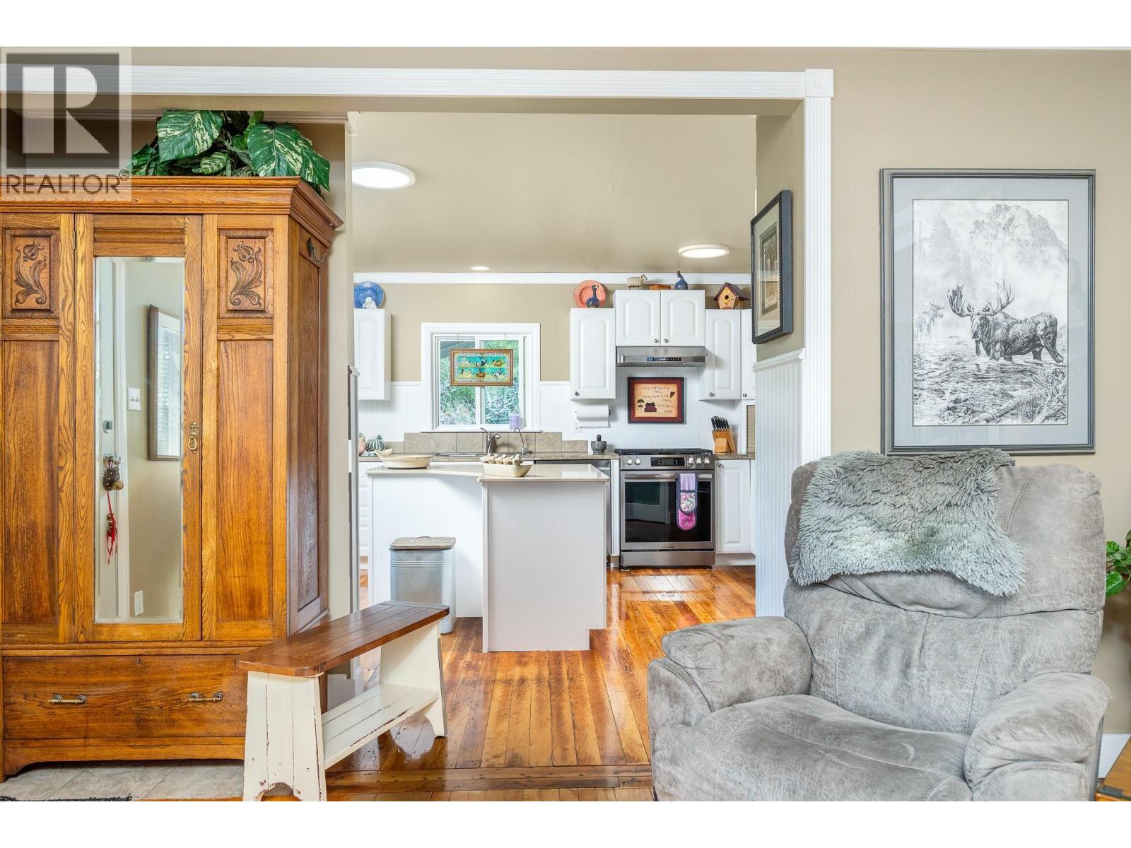 6934 Highway 6, Coldstream, BC - Indoor