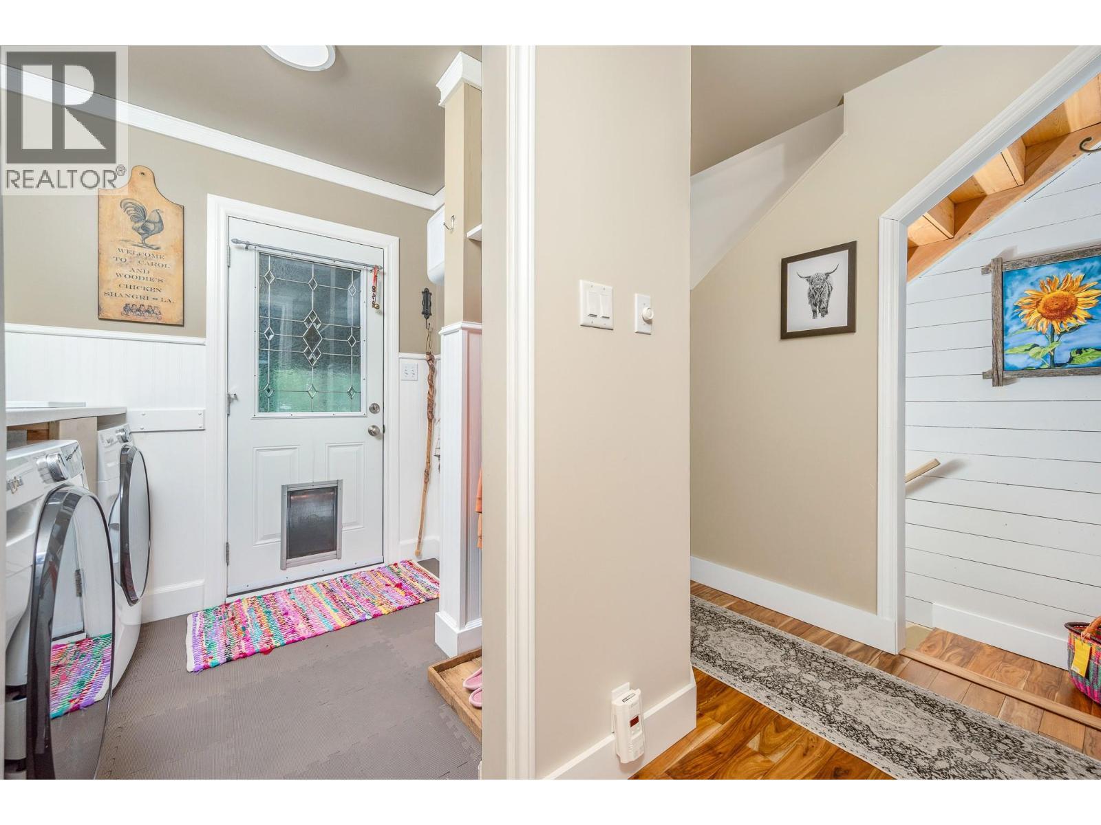 6934 Highway 6, Coldstream, BC - Indoor Photo Showing Laundry Room