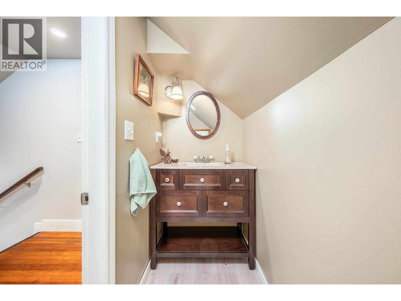 6934 Highway 6, Coldstream, BC - Indoor
