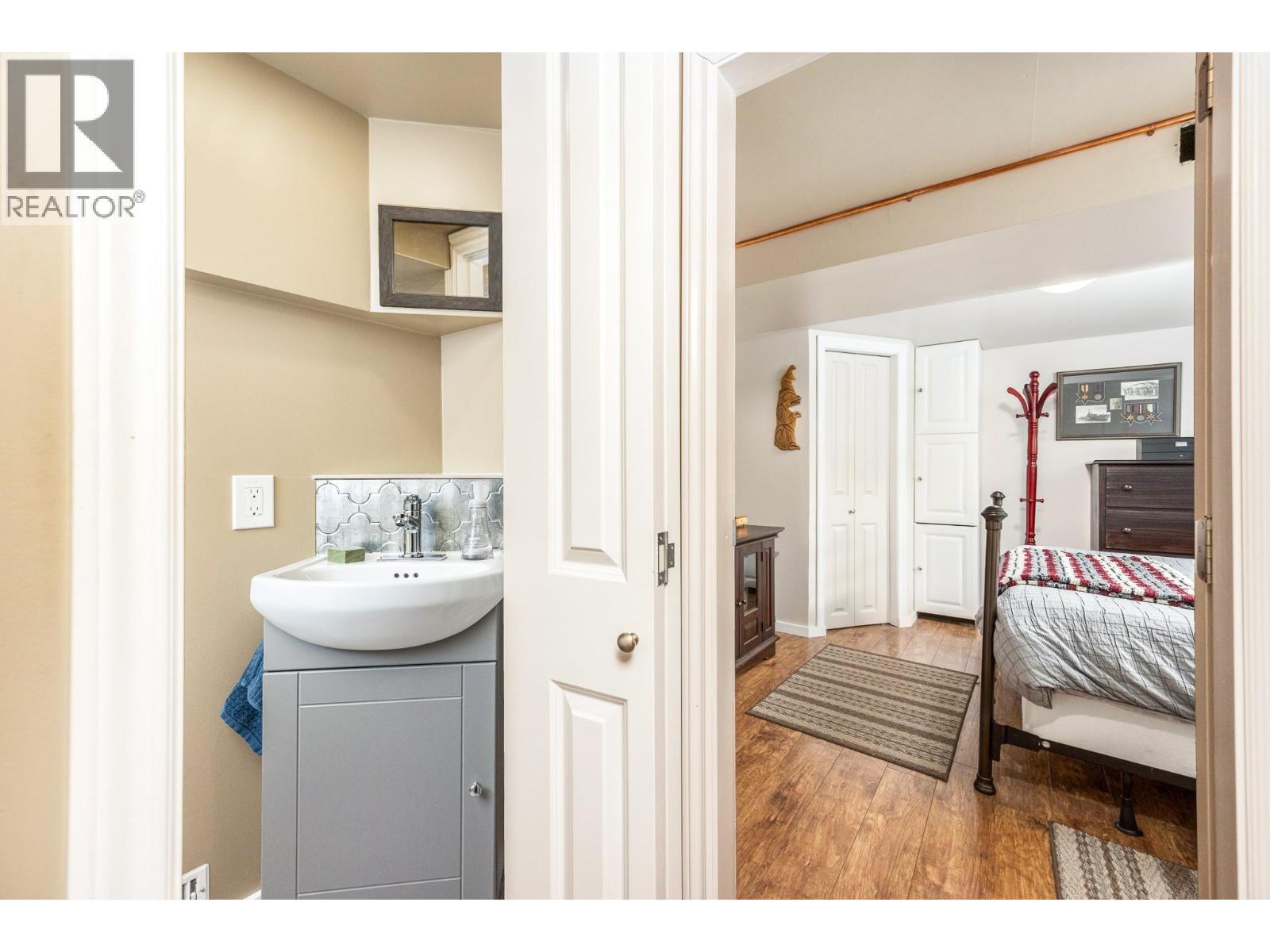 6934 Highway 6, Coldstream, BC - Indoor
