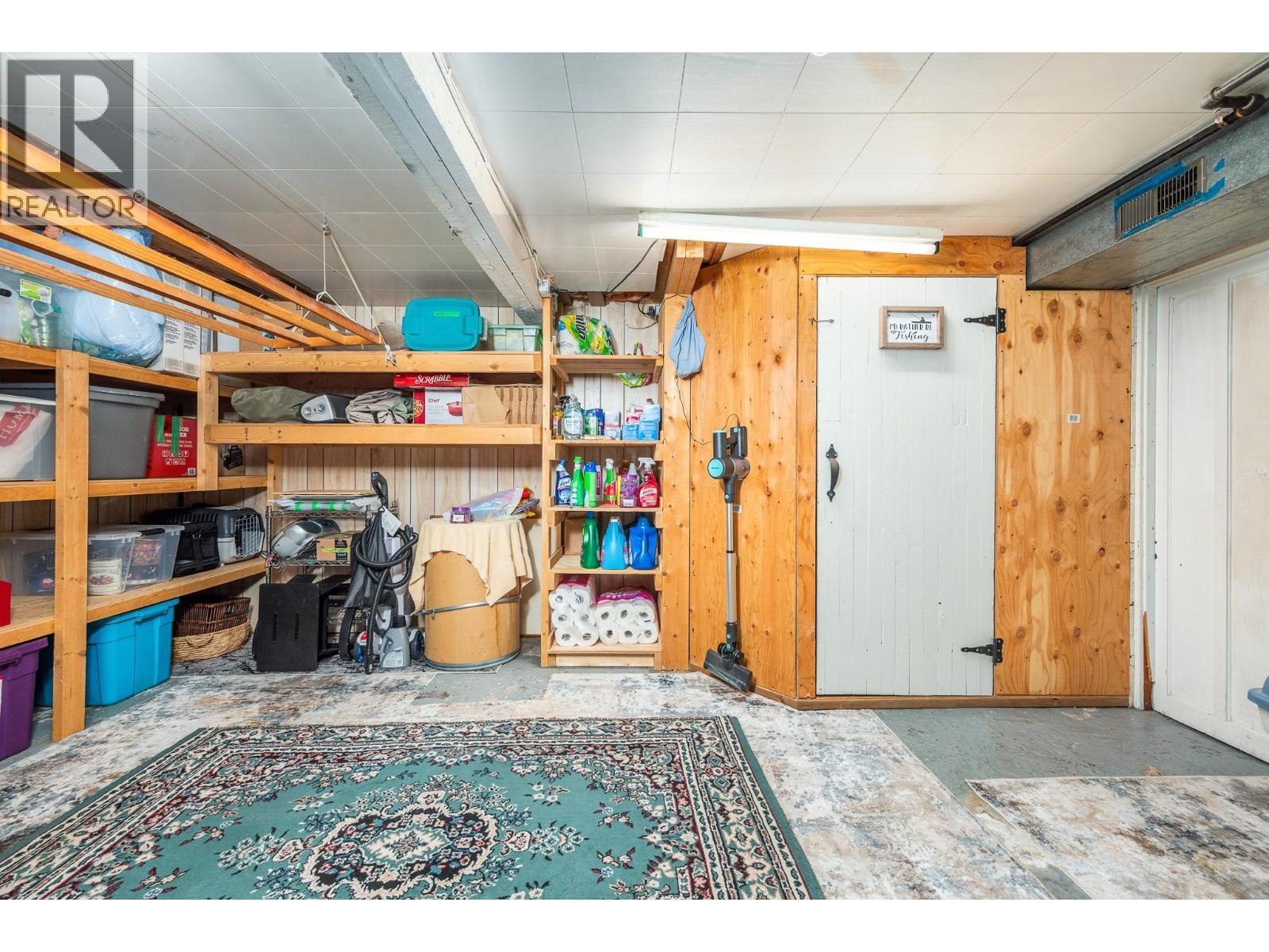 6934 Highway 6, Coldstream, BC - Indoor