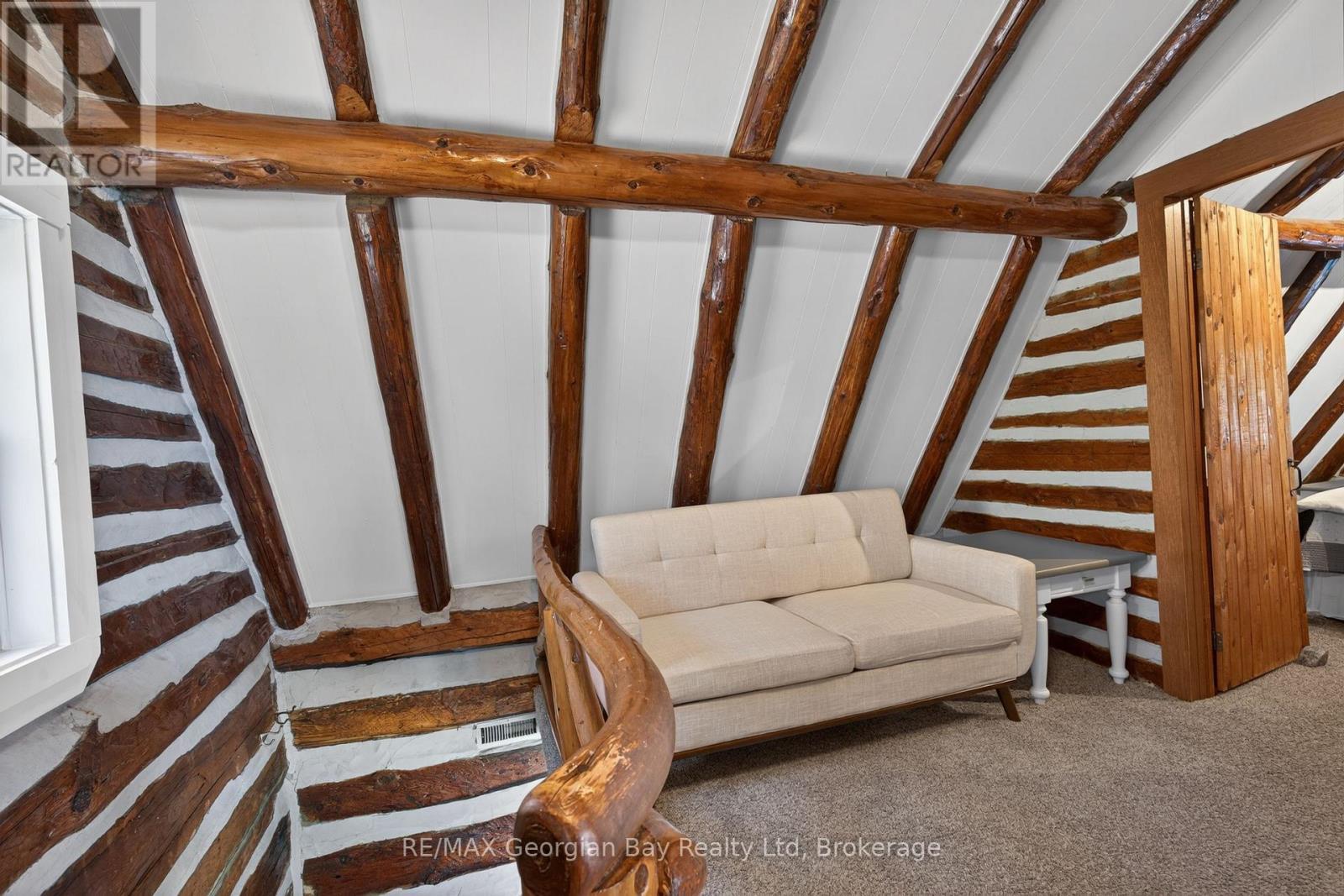 83 Beach Road, Tiny, ON - Indoor Photo Showing Other Room
