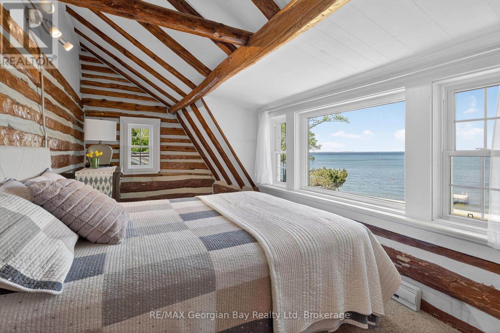 83 Beach Road, Tiny, ON - Indoor Photo Showing Bedroom