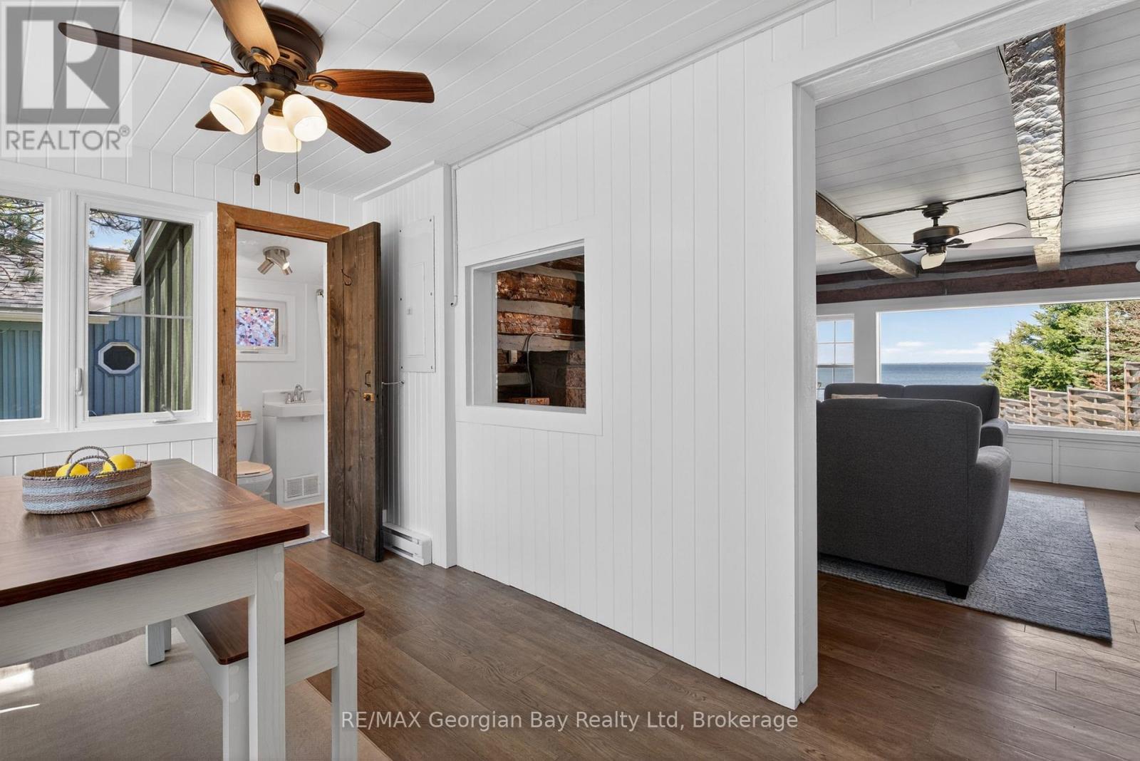 83 Beach Road, Tiny, ON - Indoor