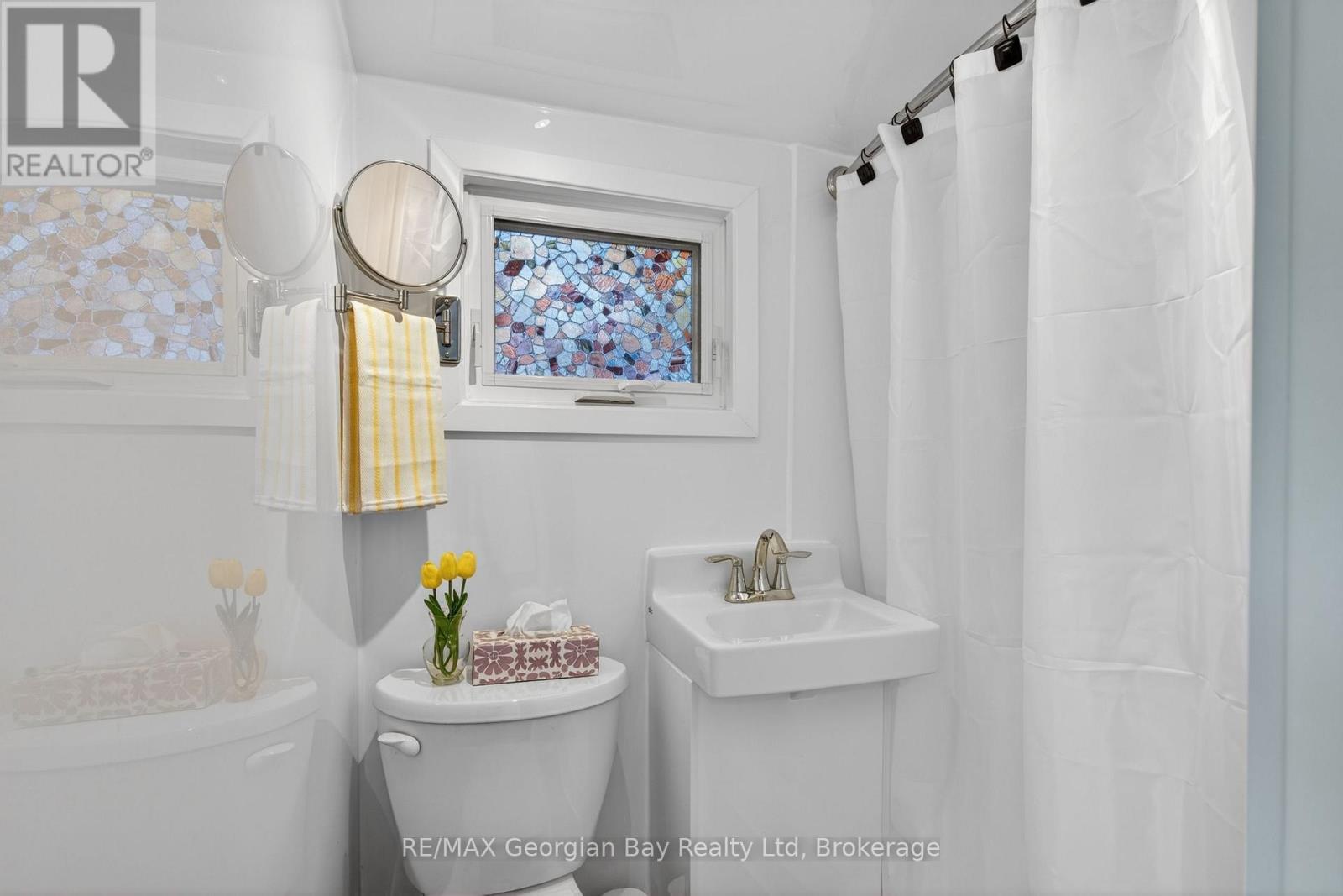83 Beach Road, Tiny, ON - Indoor Photo Showing Bathroom