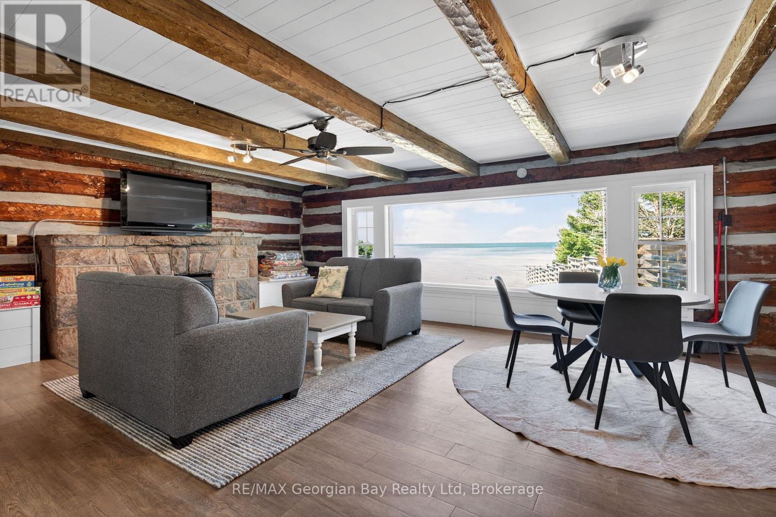 83 Beach Road, Tiny, ON - Indoor