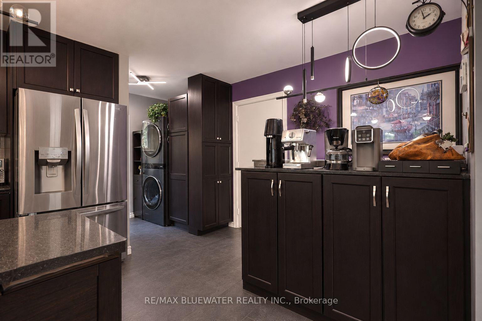 10419 Pinetree Drive, Lambton Shores (Grand Bend), ON - Indoor