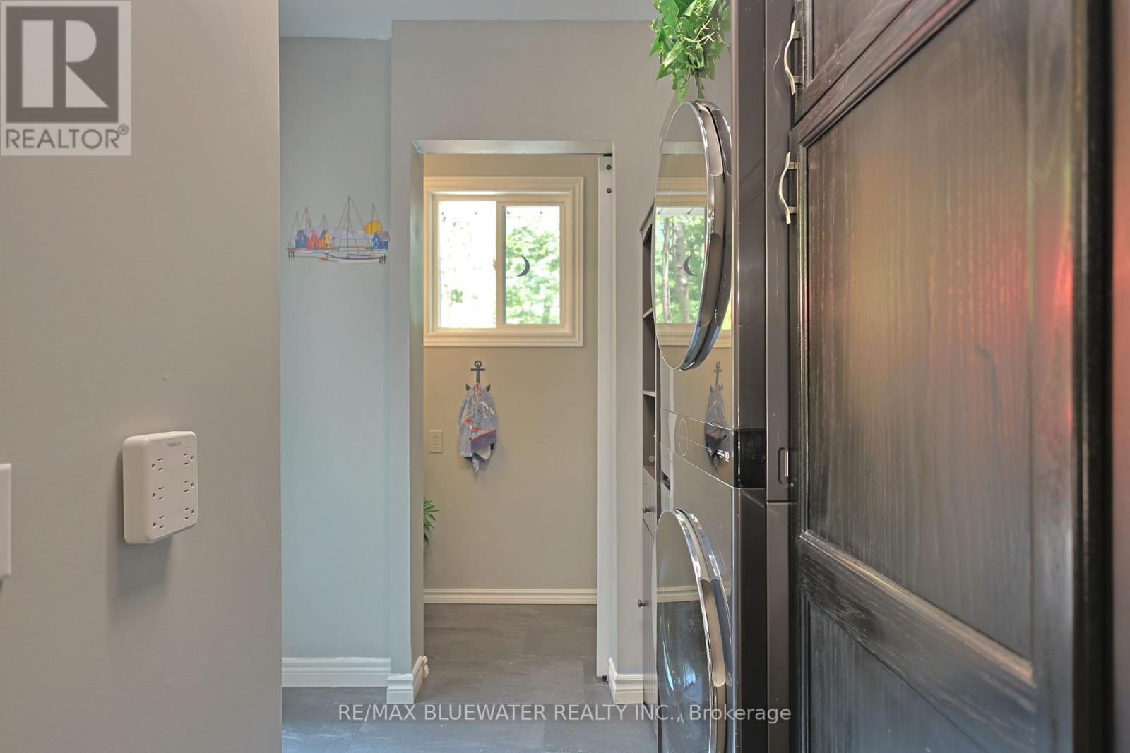 10419 Pinetree Drive, Lambton Shores (Grand Bend), ON - Indoor Photo Showing Other Room