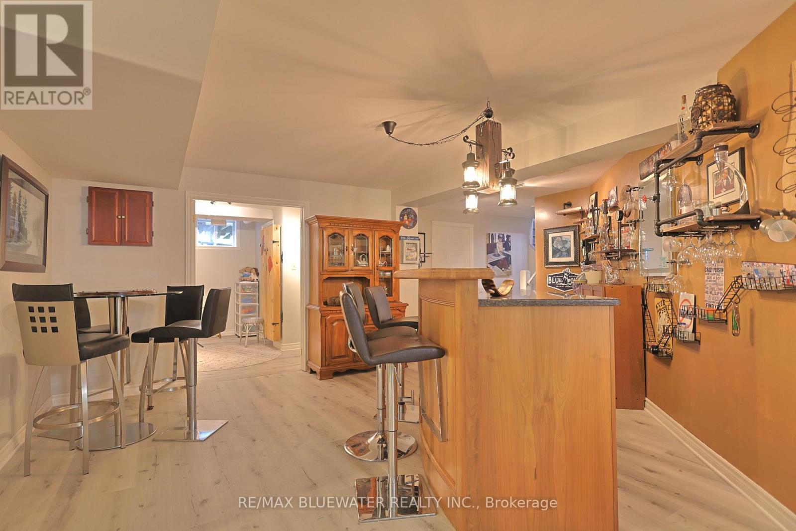 10419 Pinetree Drive, Lambton Shores (Grand Bend), ON - Indoor Photo Showing Other Room