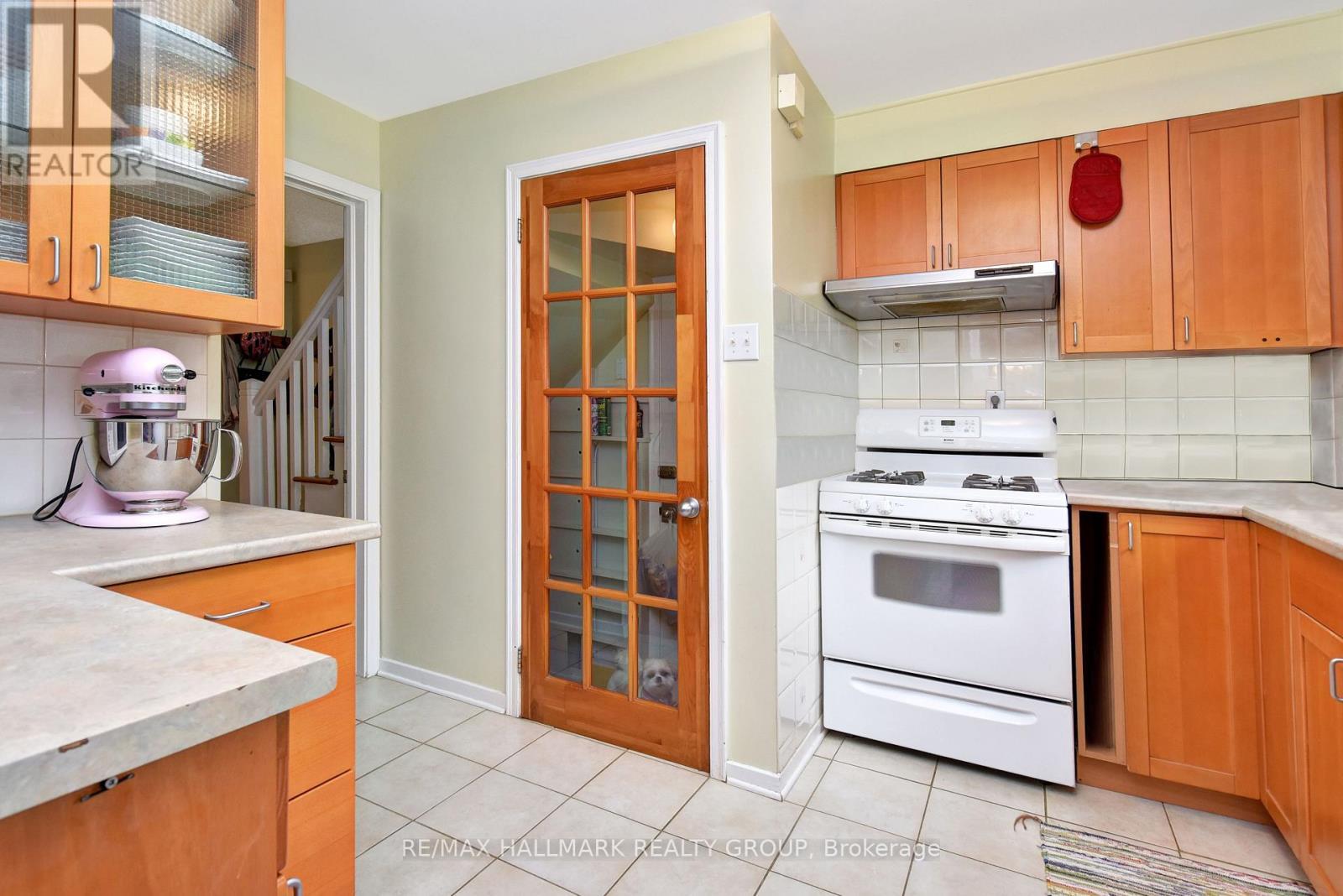 32 Arundel Avenue, Ottawa, ON - Indoor Photo Showing Kitchen