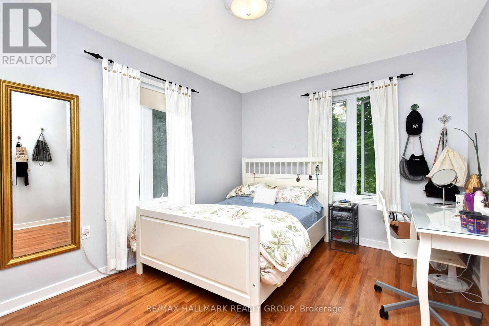 32 Arundel Avenue, Ottawa, ON - Indoor Photo Showing Bedroom
