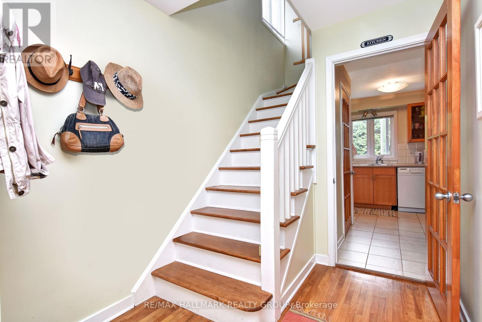 32 Arundel Avenue, Ottawa, ON - Indoor Photo Showing Other Room