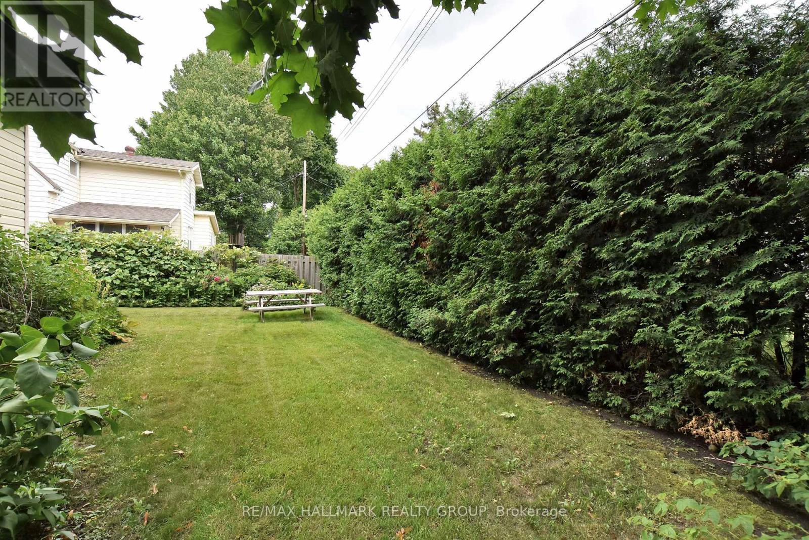 32 Arundel Avenue, Ottawa, ON - Outdoor