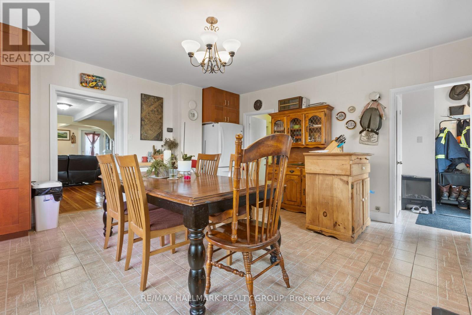 1127 Labrosse Road E, Hawkesbury, ON - Indoor Photo Showing Dining Room