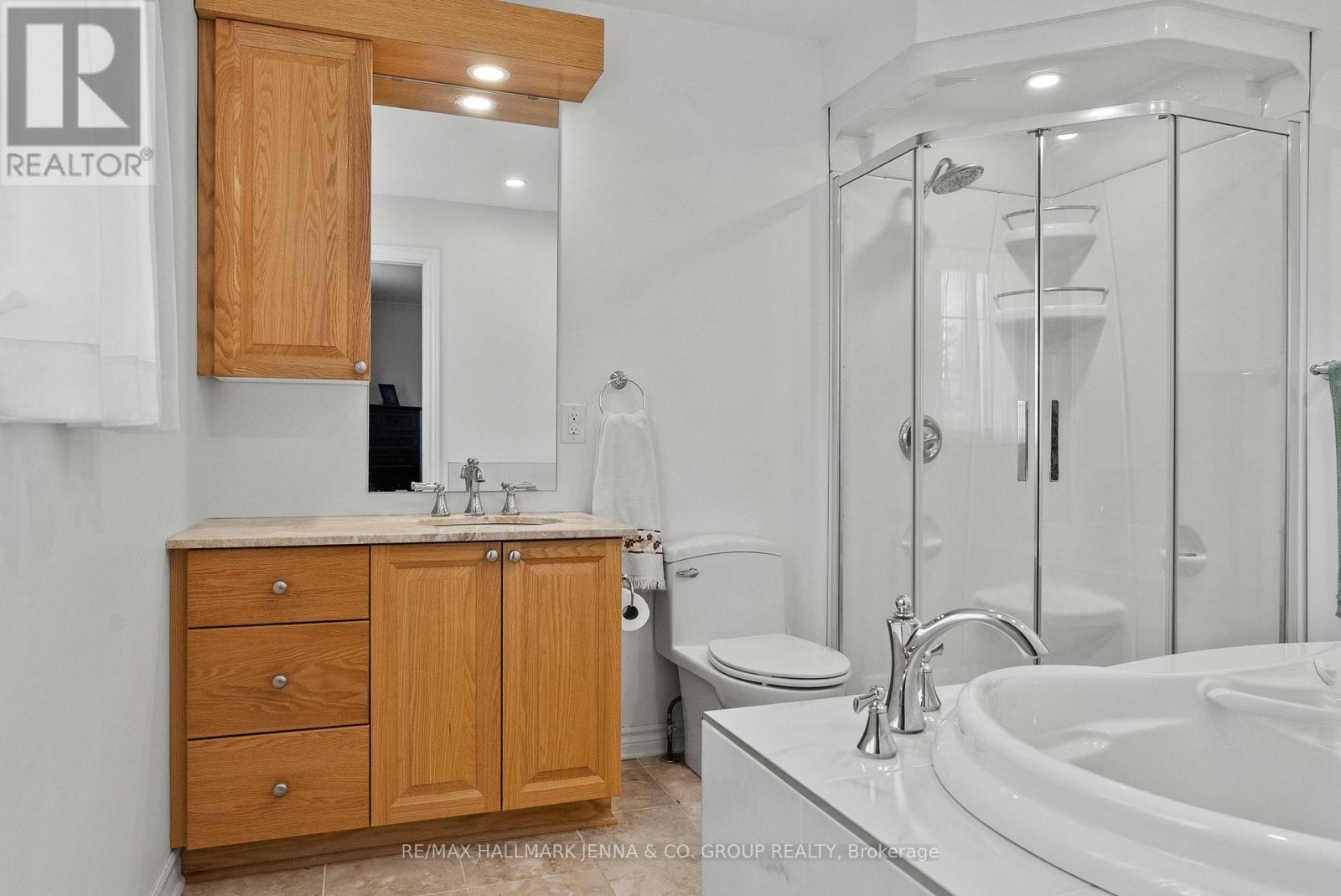 43 Elke Drive, Ottawa, ON - Indoor Photo Showing Bathroom