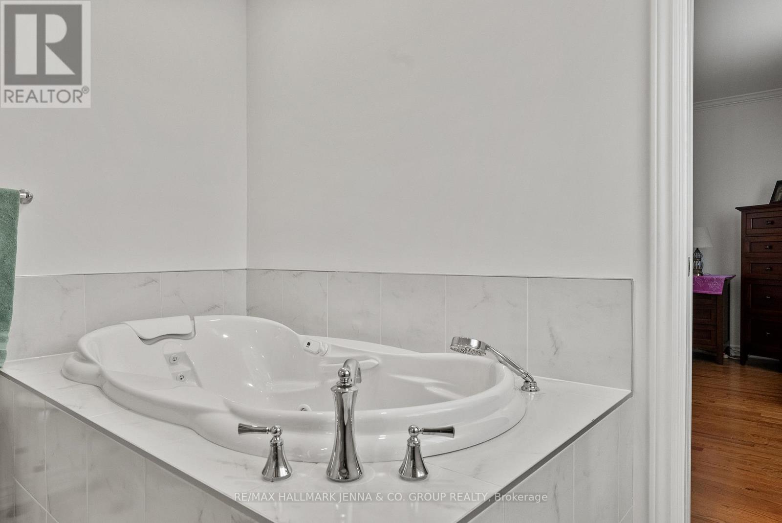 43 Elke Drive, Ottawa, ON - Indoor Photo Showing Bathroom