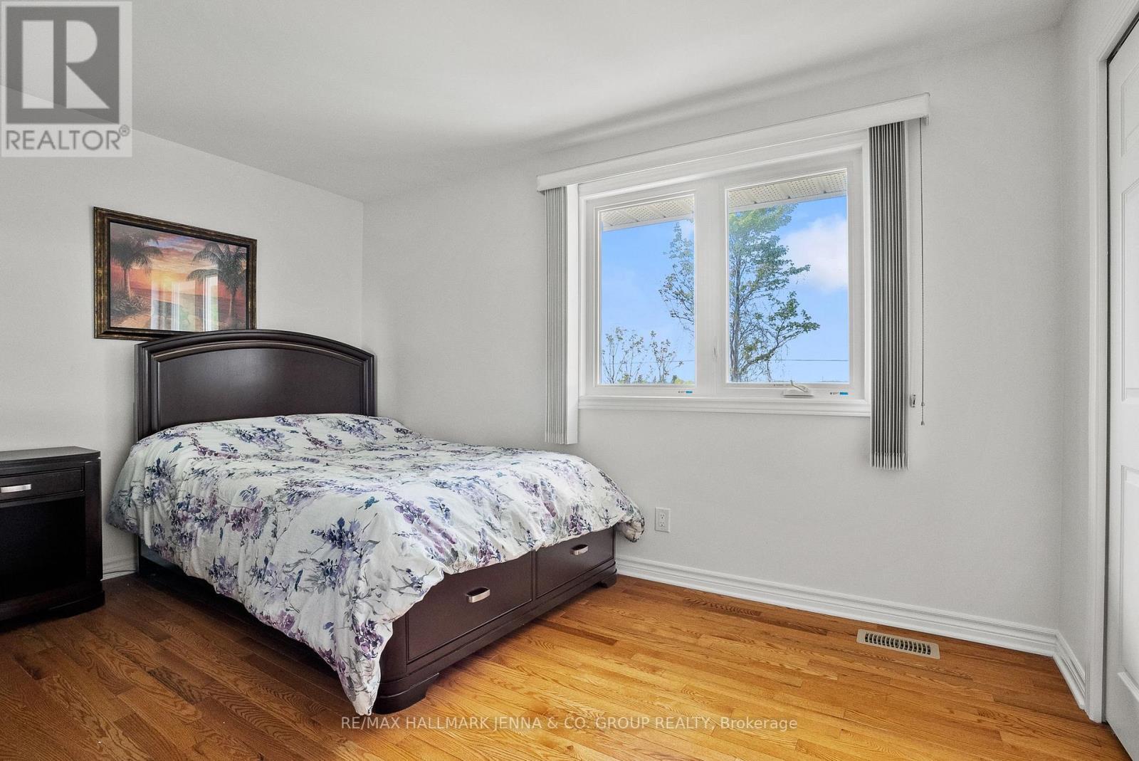 43 Elke Drive, Ottawa, ON - Indoor Photo Showing Bedroom