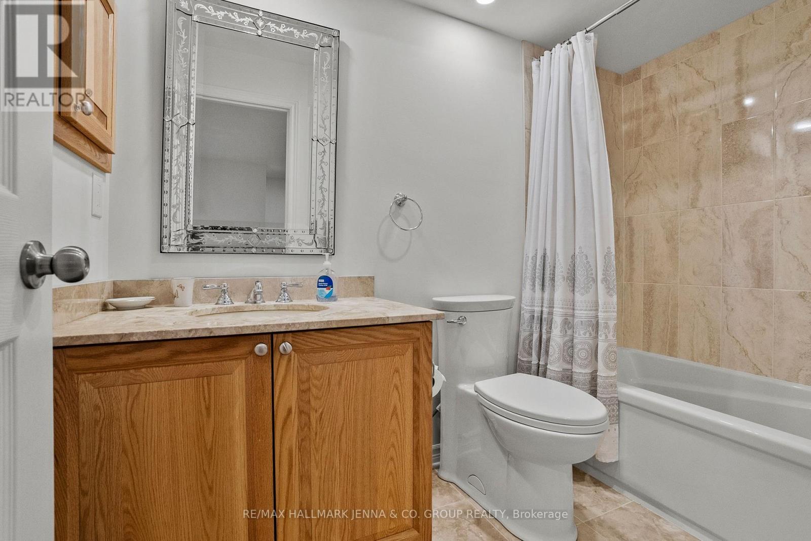 43 Elke Drive, Ottawa, ON - Indoor Photo Showing Bathroom