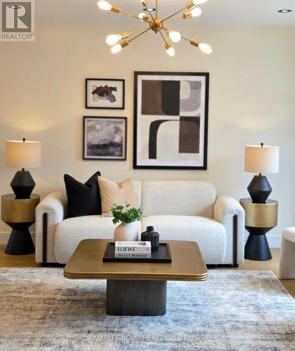 169 Charlton Boulevard, Toronto, ON - Indoor Photo Showing Living Room