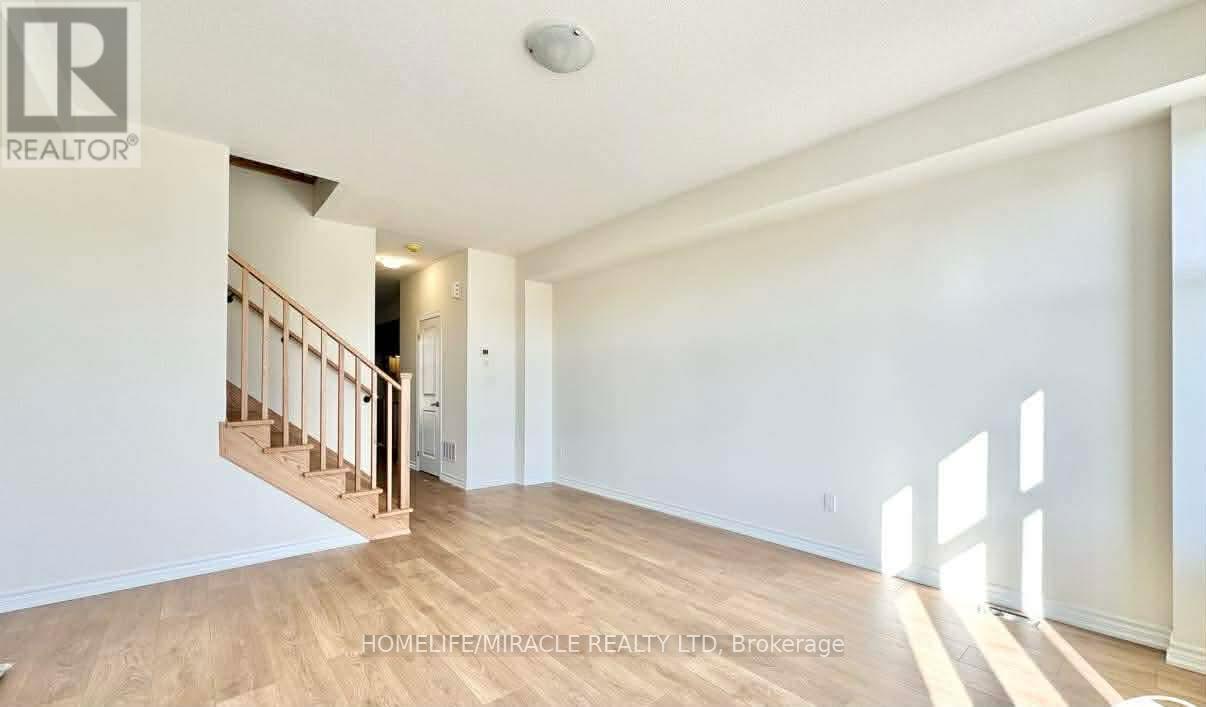432 Okanagan Path, Oshawa, ON - Indoor Photo Showing Other Room