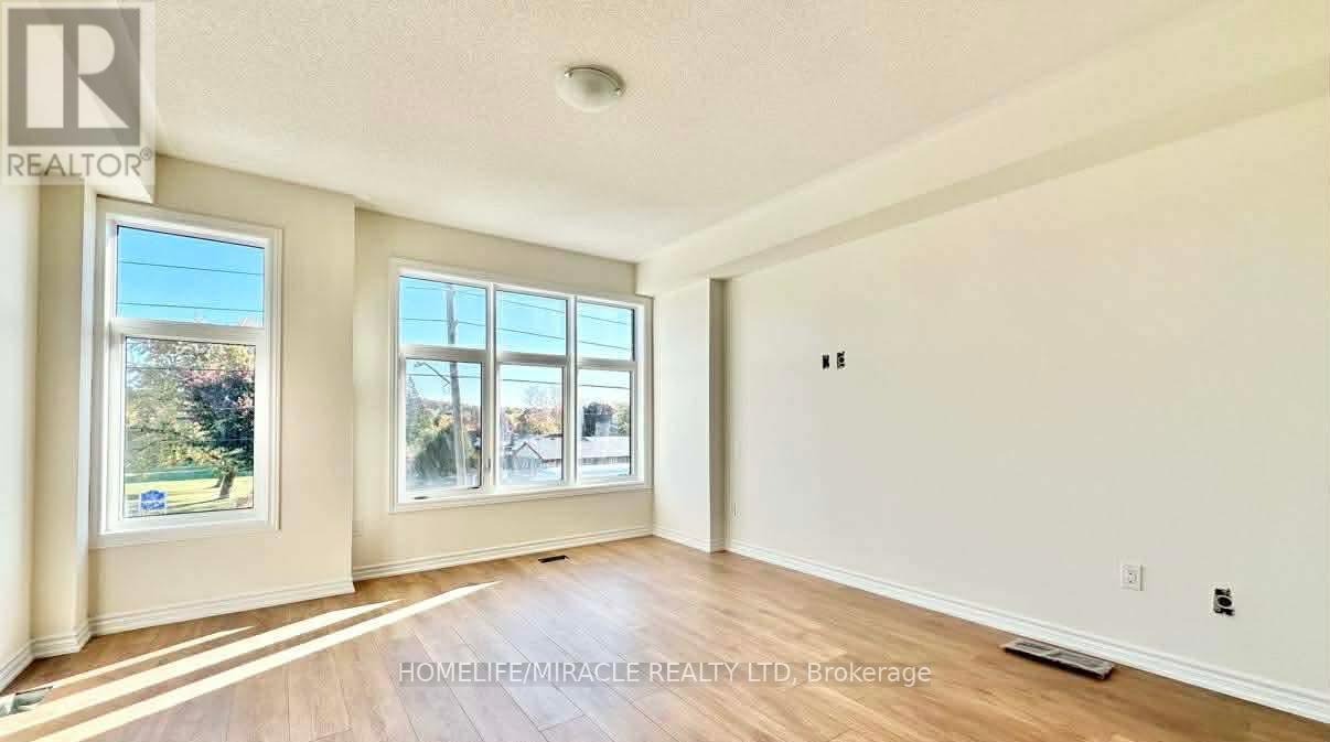 432 Okanagan Path, Oshawa, ON - Indoor Photo Showing Other Room