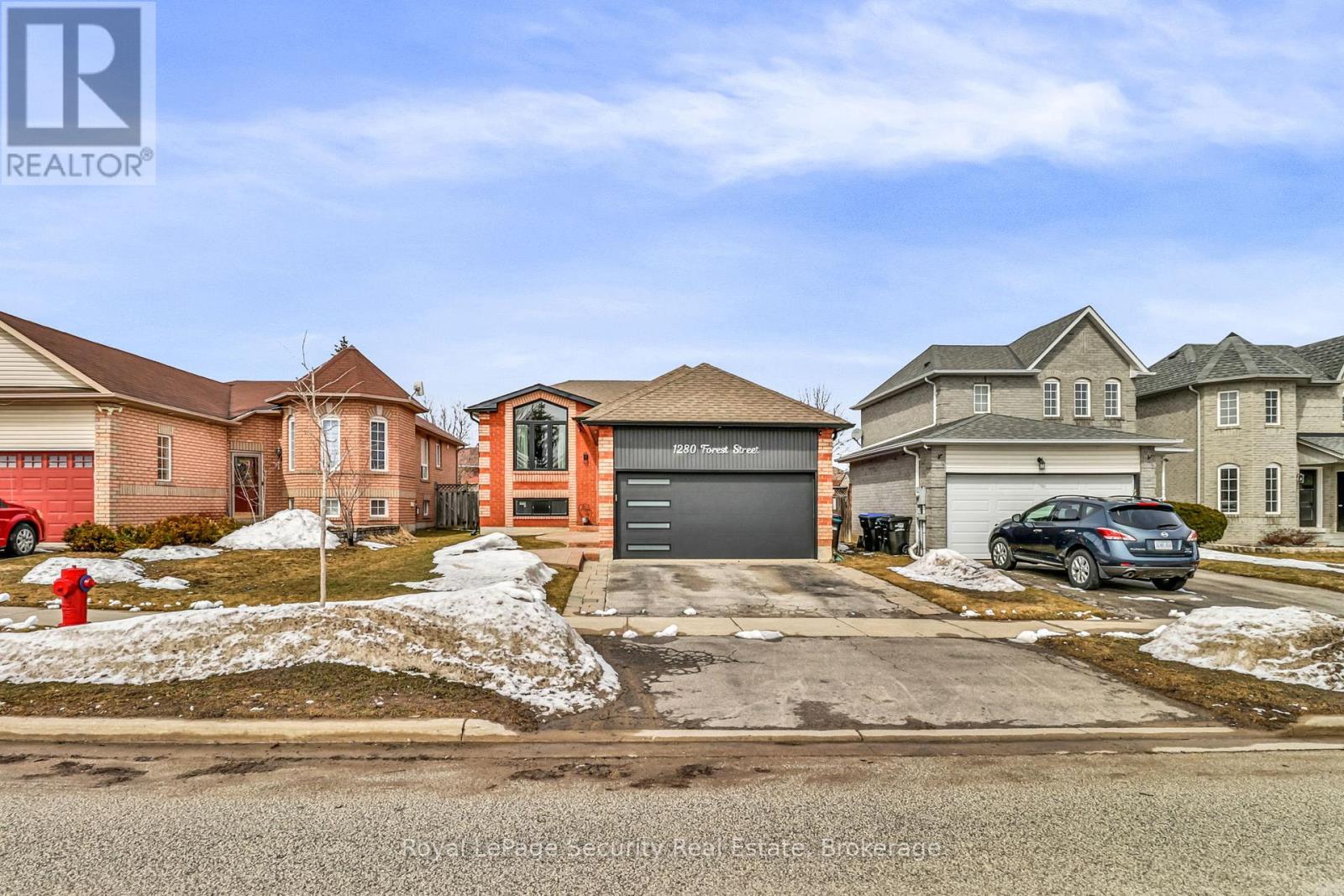 1280 Forest Street, Innisfil, ON - Outdoor With Facade