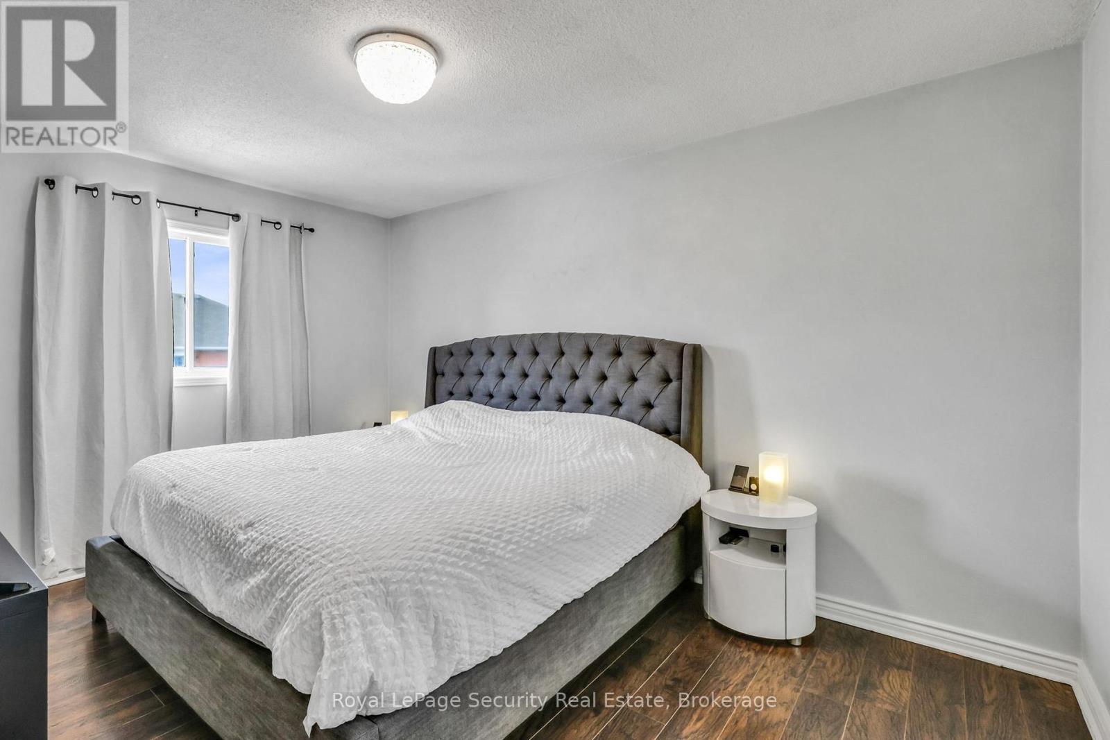 1280 Forest Street, Innisfil, ON - Indoor Photo Showing Bedroom