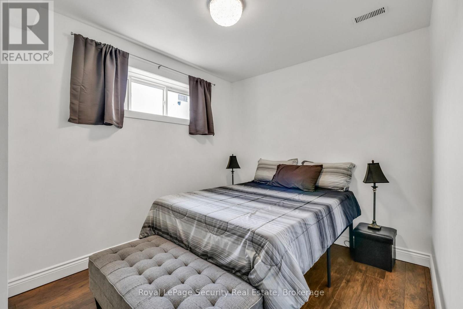1280 Forest Street, Innisfil, ON - Indoor Photo Showing Bedroom