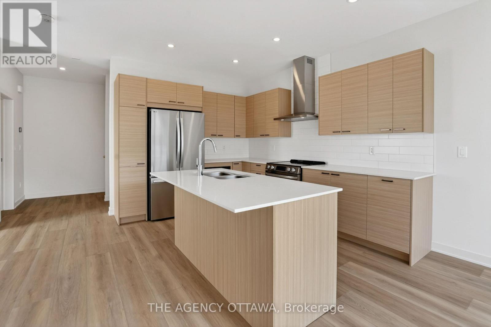 3061 Showcase Crescent, Ottawa, ON - Indoor Photo Showing Kitchen With Double Sink