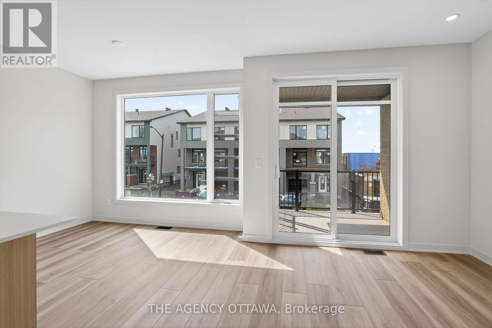3061 Showcase Crescent, Ottawa, ON - Indoor