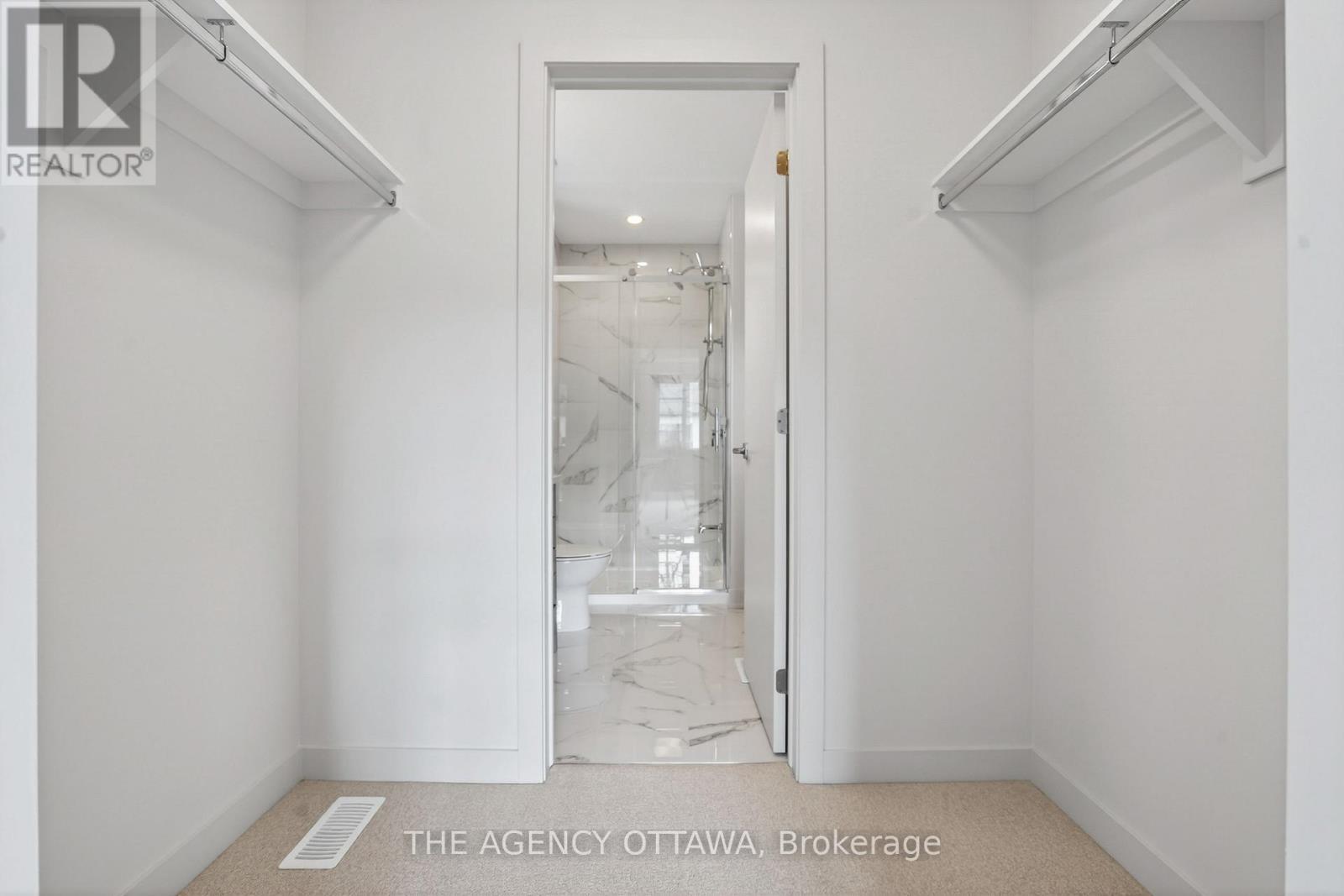 3061 Showcase Crescent, Ottawa, ON - Indoor With Storage