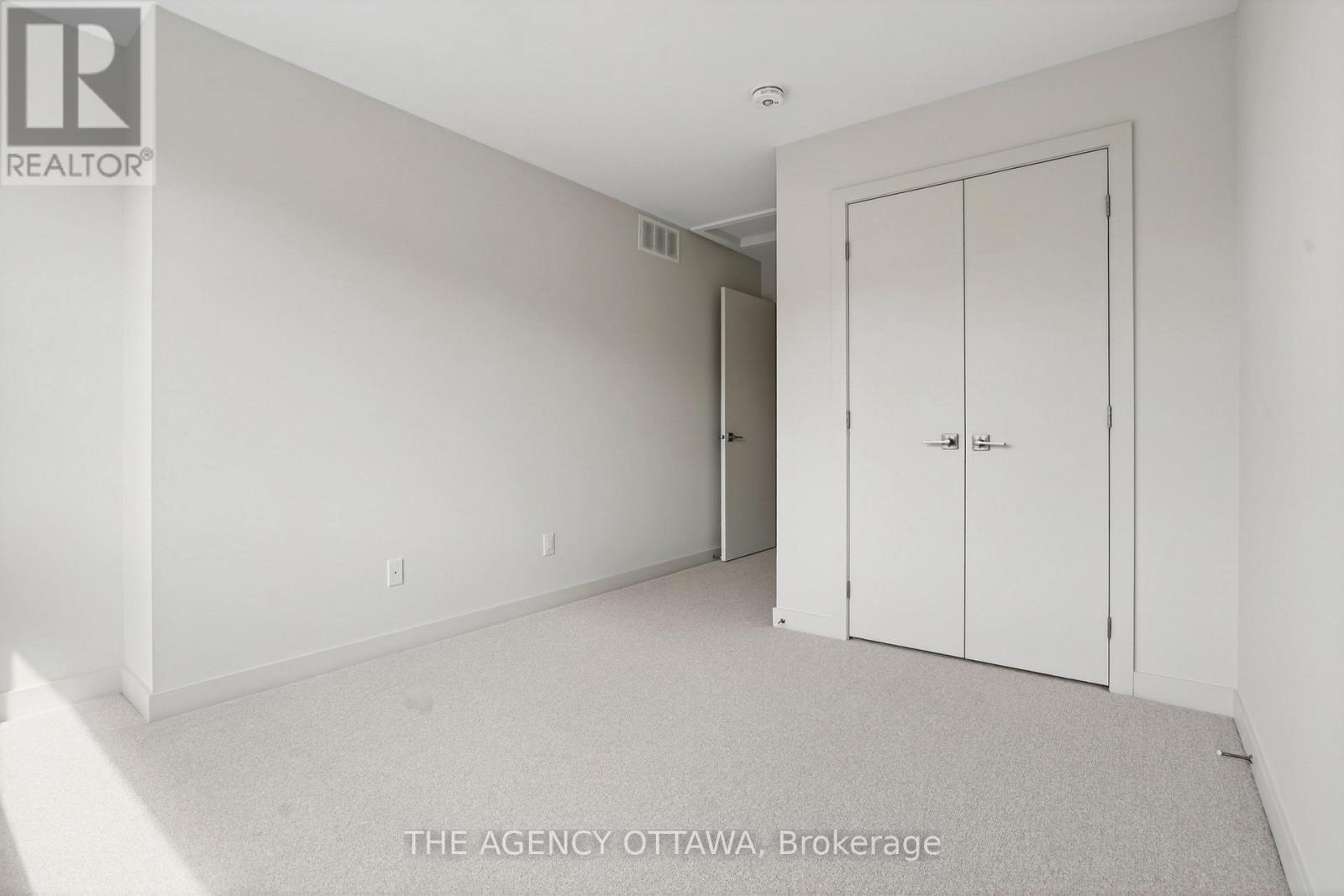 3061 Showcase Crescent, Ottawa, ON - Indoor Photo Showing Other Room