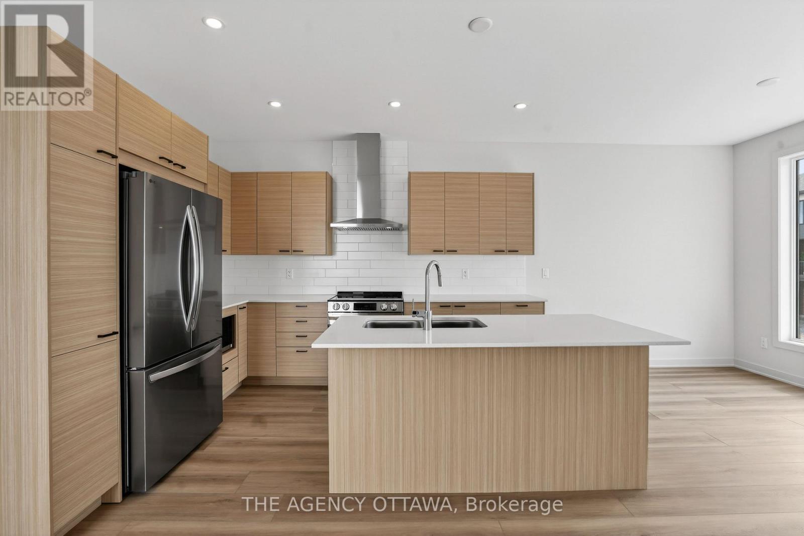 3061 Showcase Crescent, Ottawa, ON - Indoor Photo Showing Kitchen With Double Sink