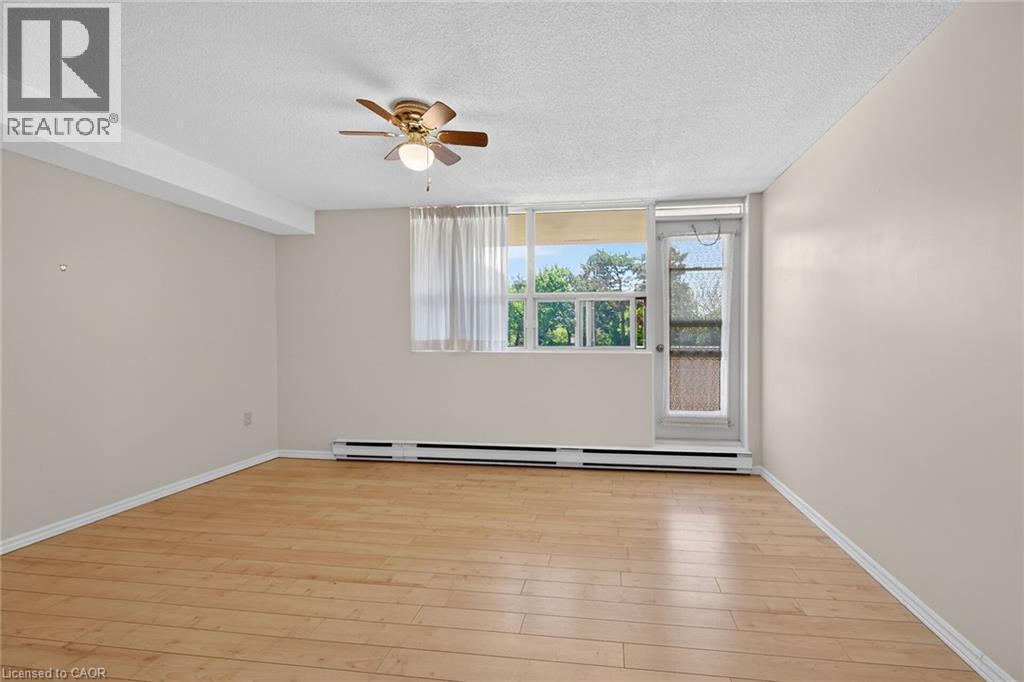 700 Dynes Road Unit# 101, Burlington, ON - Indoor Photo Showing Other Room