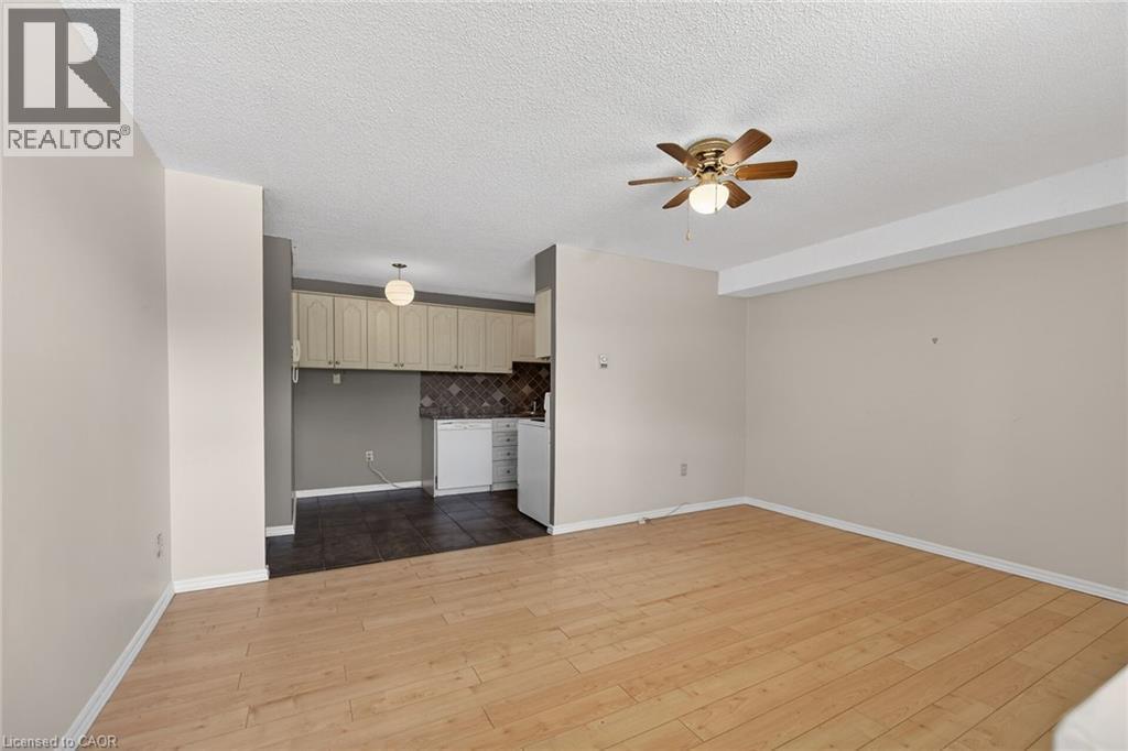 700 Dynes Road Unit# 101, Burlington, ON - Indoor Photo Showing Other Room