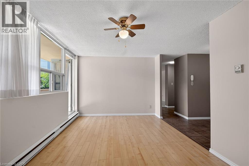 700 Dynes Road Unit# 101, Burlington, ON - Indoor Photo Showing Other Room