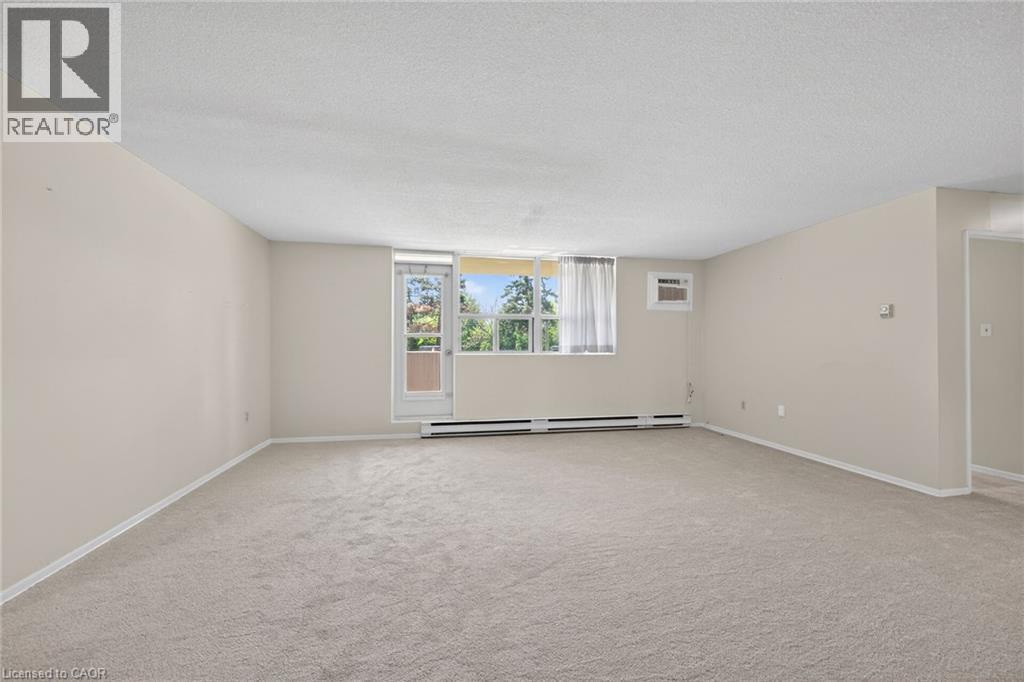 700 Dynes Road Unit# 101, Burlington, ON - Indoor Photo Showing Other Room