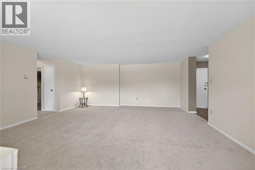 700 Dynes Road Unit# 101, Burlington, ON - Indoor Photo Showing Other Room