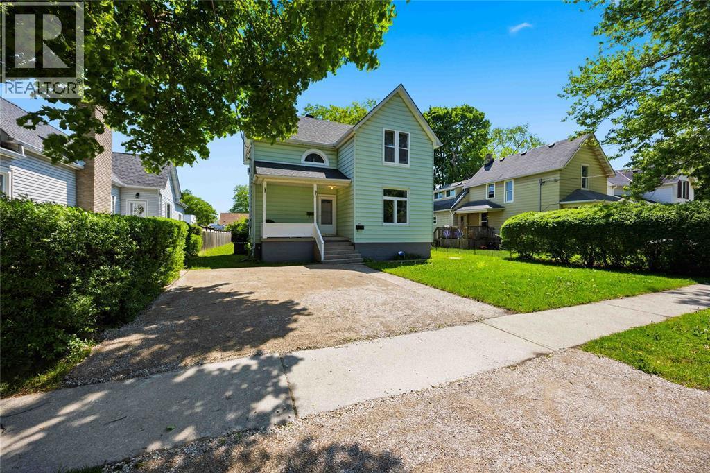 394 Palmerston Street South, Sarnia, ON - Outdoor With Facade