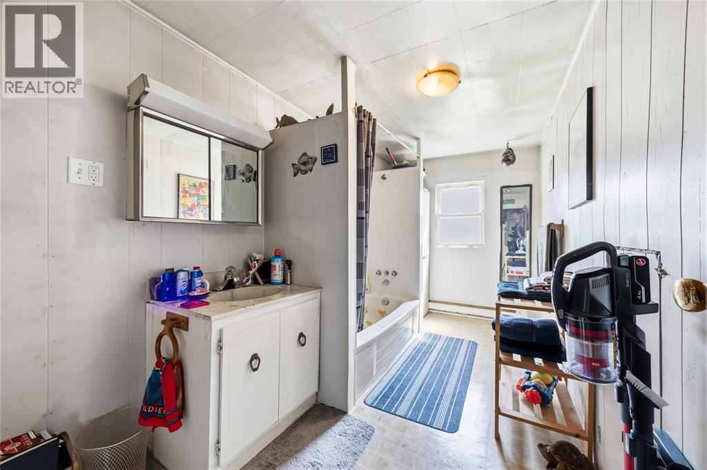 394 Palmerston Street South, Sarnia, ON - Indoor