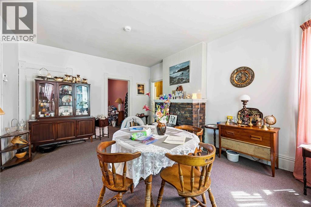394 Palmerston Street South, Sarnia, ON - Indoor