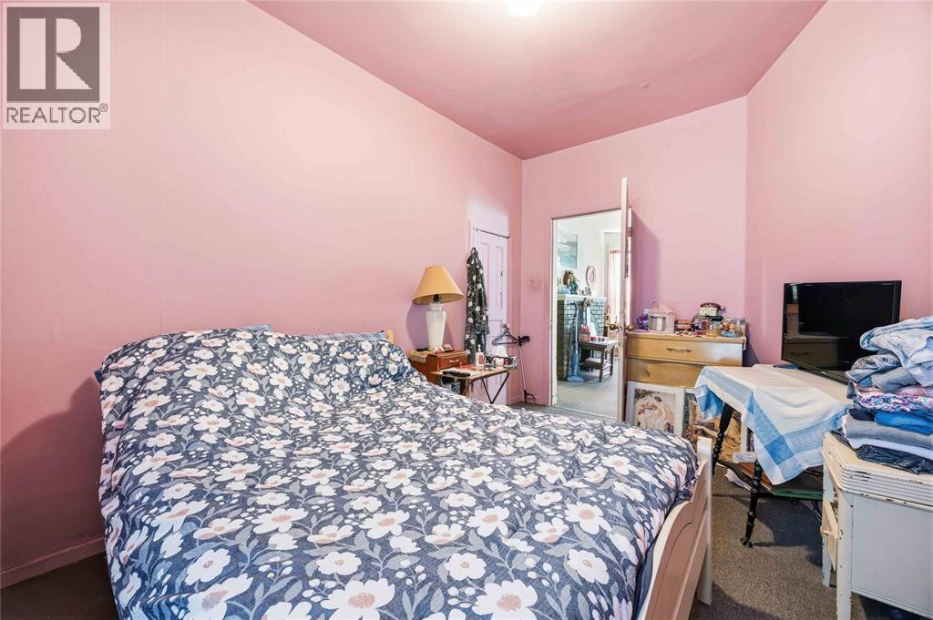 394 Palmerston Street South, Sarnia, ON - Indoor Photo Showing Bedroom