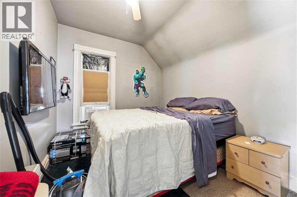 394 Palmerston Street South, Sarnia, ON - Indoor Photo Showing Bedroom