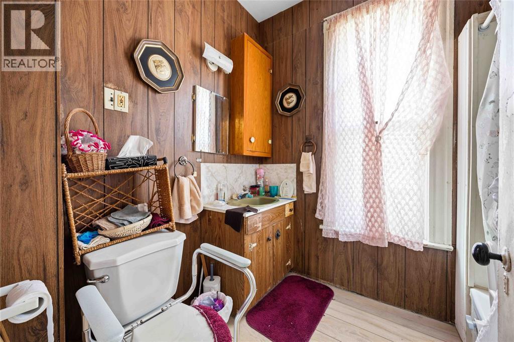 394 Palmerston Street South, Sarnia, ON - Indoor Photo Showing Other Room
