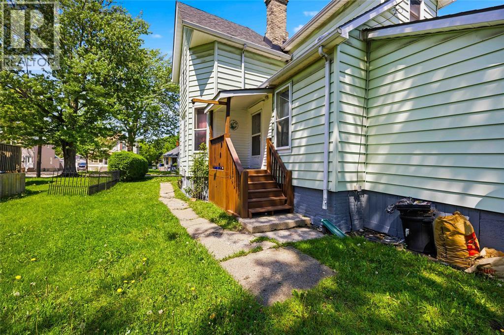 394 Palmerston Street South, Sarnia, ON - Outdoor