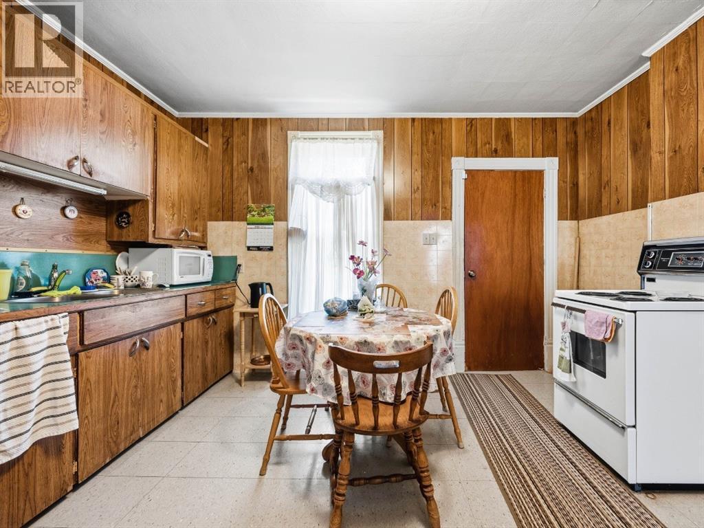394 Palmerston Street South, Sarnia, ON - Indoor Photo Showing Kitchen
