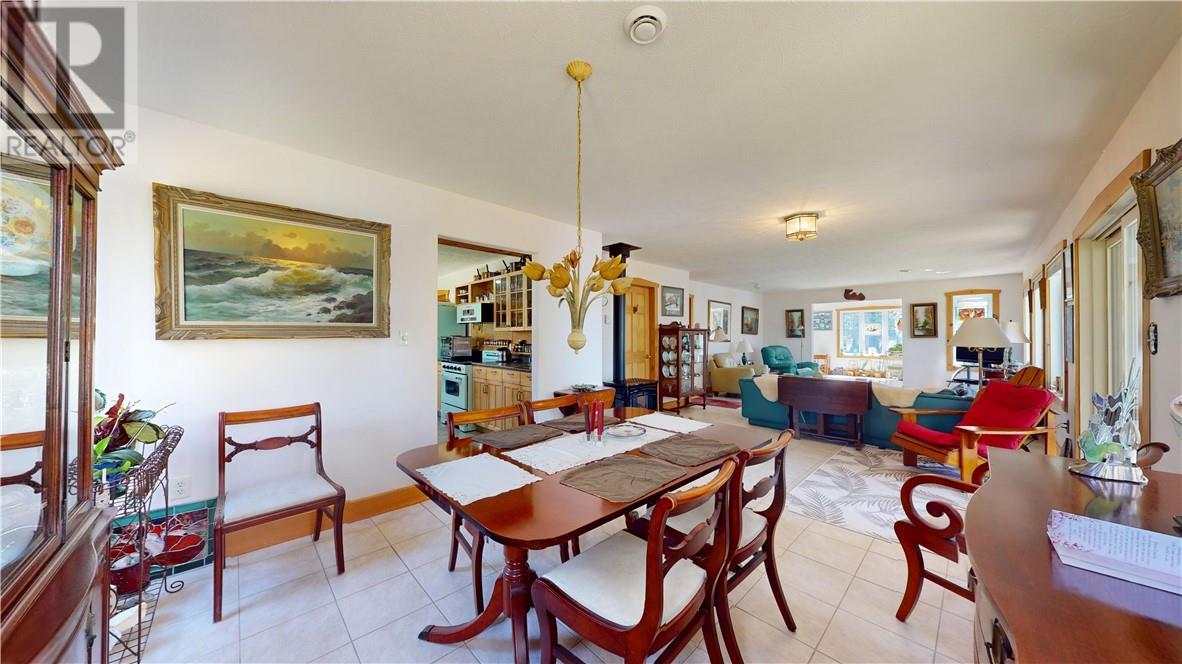 80 Steven Street, Gore Bay, ON - Indoor Photo Showing Dining Room