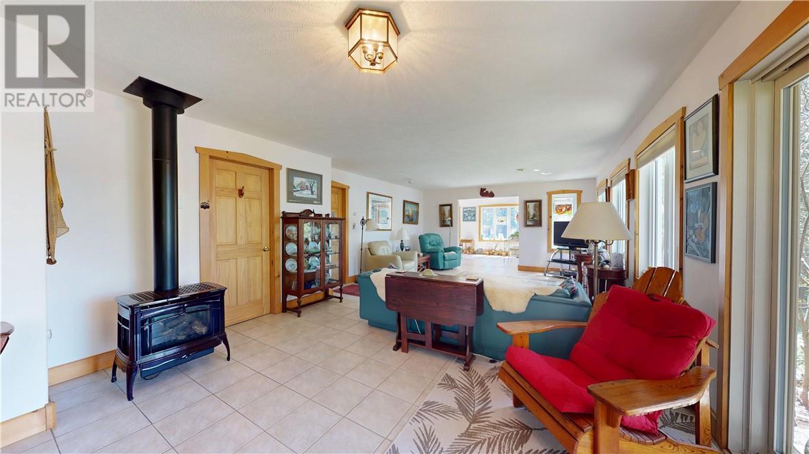 80 Steven Street, Gore Bay, ON - Indoor Photo Showing Other Room